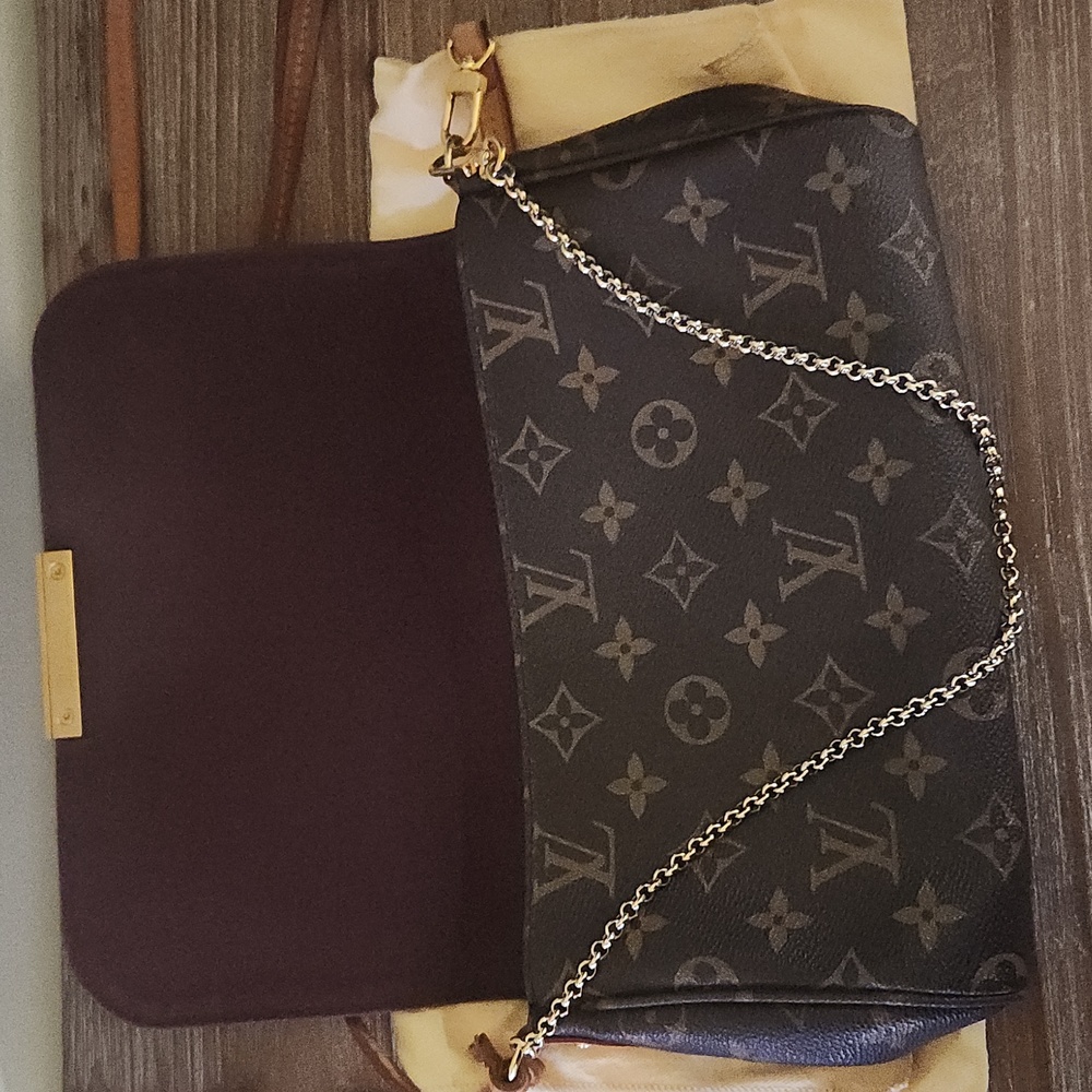 Louis Vuitton Monogram Favorite MM - Picture 6 of 13